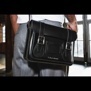 Dr marten 11 inch leather messenger bag